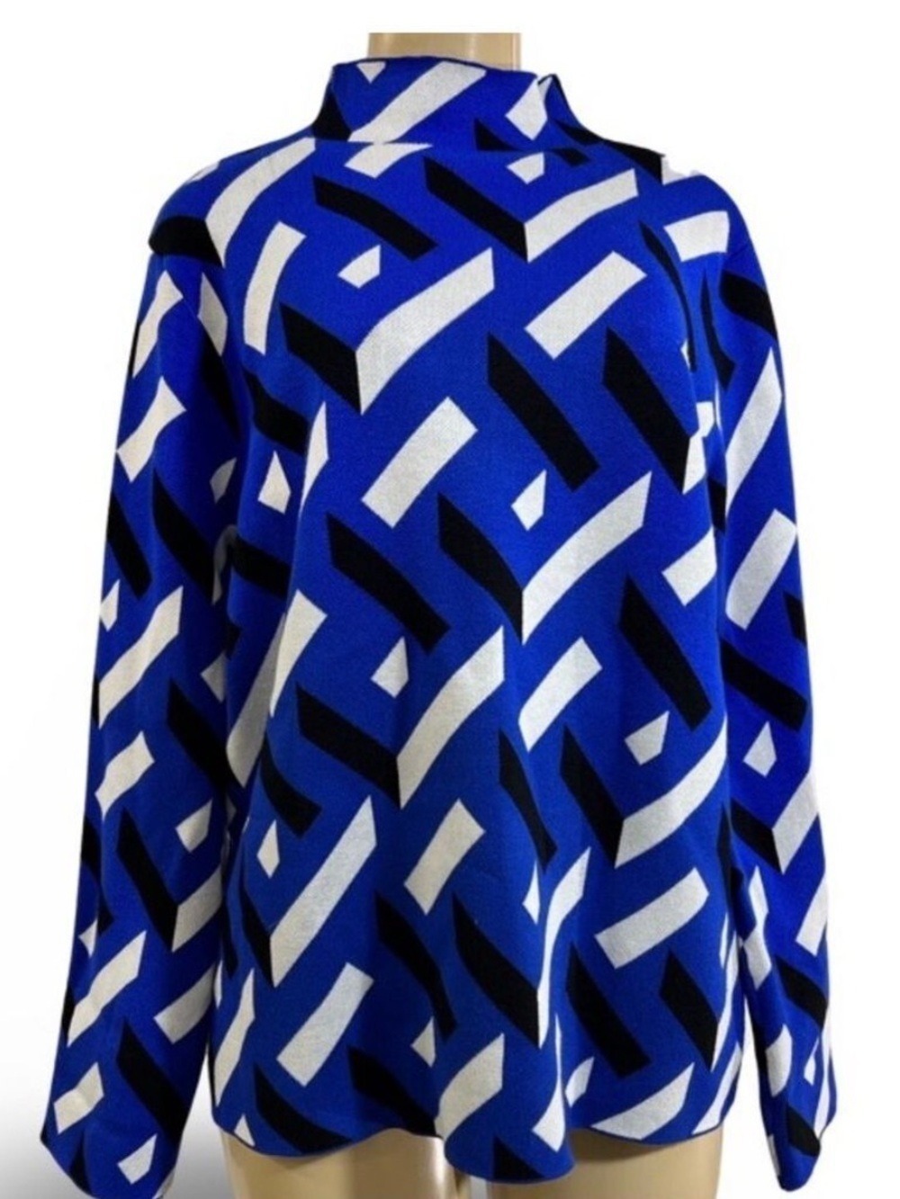 Slim Factor by Investment Mock Neck Sweater Fits medium, marked Small. NWT $59